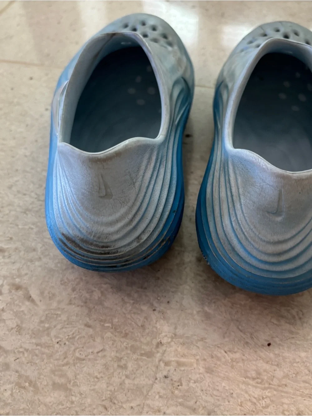 Nike lightweight slip